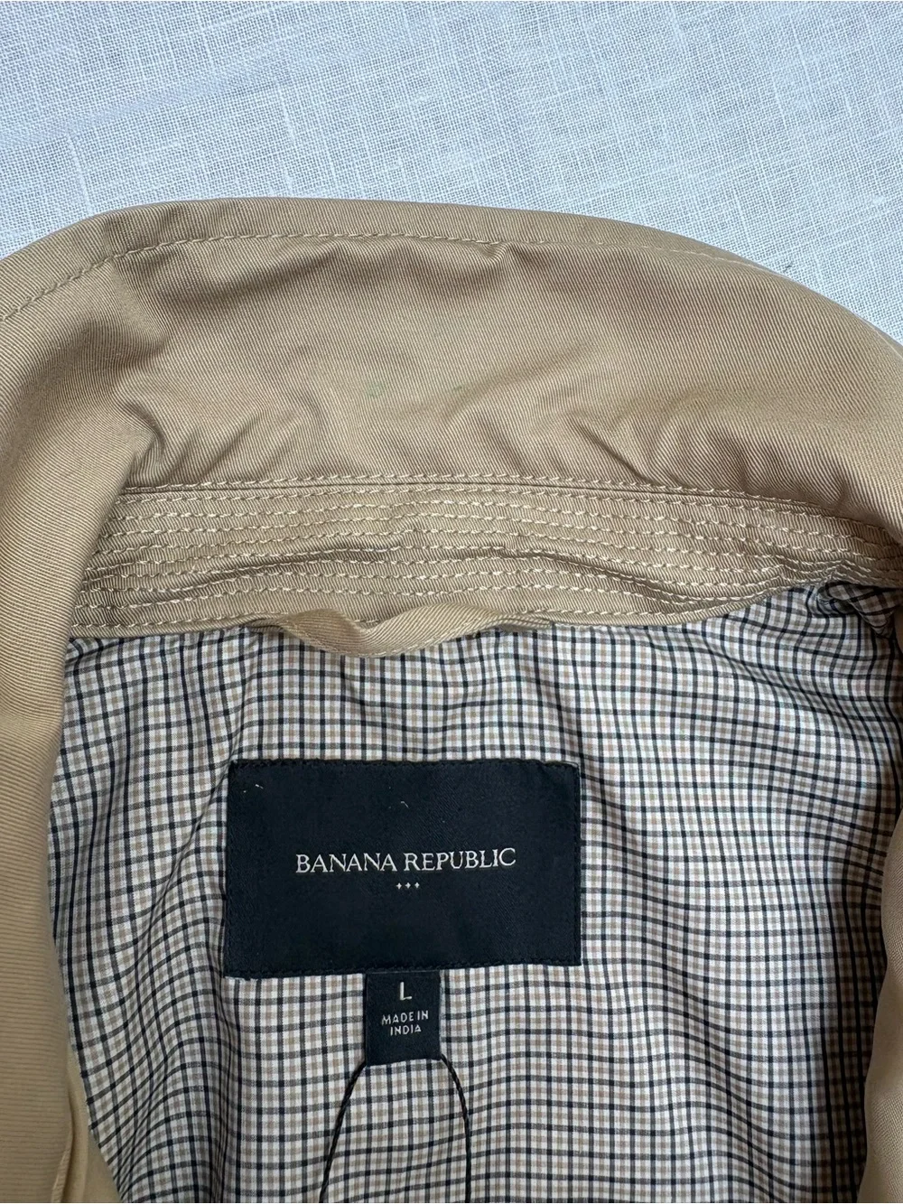 Banana Republic Men's Khaki Water Resistant Trench Coat with Plaid Lining
